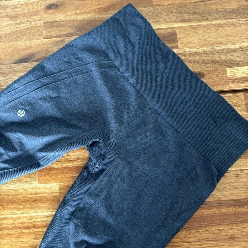 Lululemon In The Flow Crop II Pattern Blue Womens 8 Leggings Activewear yoga gym